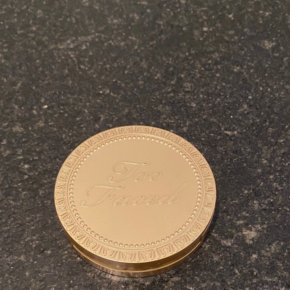 Too Faced Sun Bunny Bronzer NEW never used - Picture 3 of 5